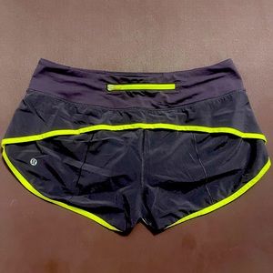 EUC lululemon Speed shorts, low-rise 2.5”, Cyber/Ray Size 8